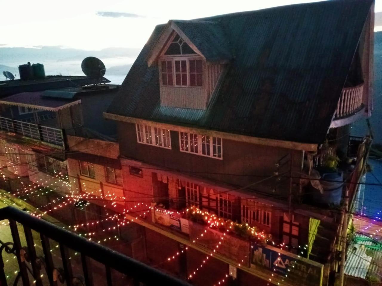 Backpackers Hub Hostel Darjeeling  Exterior photo